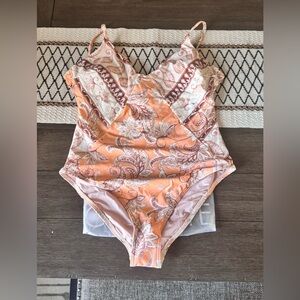 Cupshe Swimsuit Size Lareg